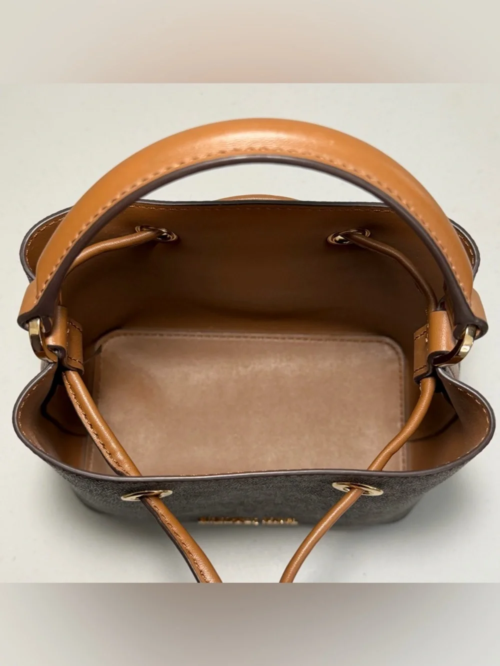 Michael Kors Suri Small Logo Bucket Bag - Picture 9 of 9